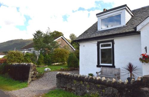 Cairndow House | 1 Planetree Cottage - Loch View
