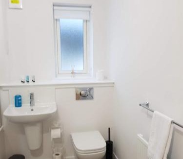 Auchengray Apartment | 1 Royal View Apartments