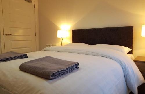 Auchengray Apartment | 1 Royal View Apartments
