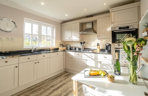 Thorpeness Cottage | 1 Sanctuary Court - sleeps 6 guests in 3 bedrooms