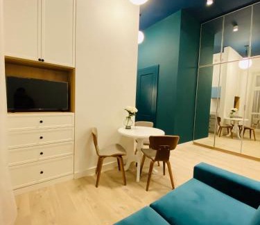 Nowa Praga Apartment | 1 syp, Kawa Vertuo, kosmetyki Ada, 3 min Metro Wilenska, by VisitWarsaw Apartments