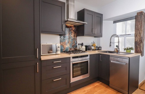 Giggleswick Cottage | 1 WALKERS BARN, pet friendly, with a garden in Settle