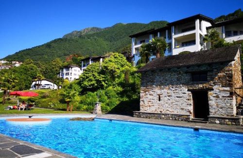 Vira Apartment | 1 Zimmer Apartment mit Seesicht und Pool