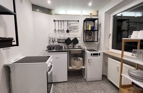 Dossenheim Apartment | 1 Zimmer Küche Bad