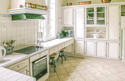Allonne House | 10 bedroom cozy home in Allonne