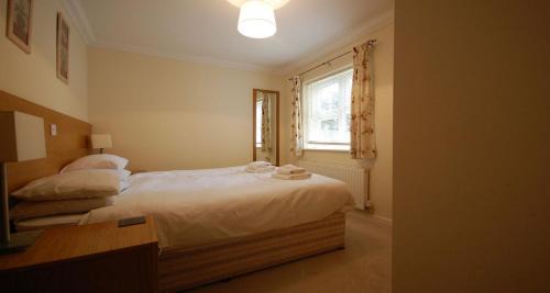 Boscombe Apartment | 10 Hartford Court - 3 bed, close to beach, fast WiFi