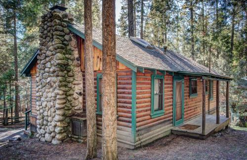 North Wawona House | 10 Little Cabin In The Woods
