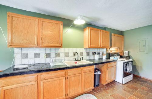 Eben Junction House | 10 Mi to Lake Superior Eben Junction Townhome!