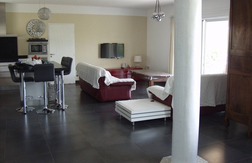 Rochefort-du-Gard Villa | 10 min Avignon Contemporary Villa View Private Pool Quiet wifi landscaped garden
