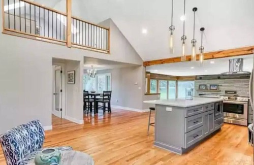 Whittaker House | 10 min from AA - Spectacular secluded retreat