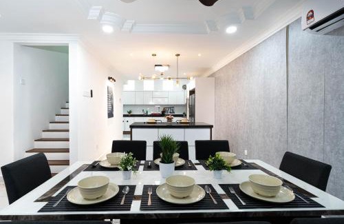 Seputeh House | 10 mint drive to Mid Valley KL near Gateway Bangsar Seputeh