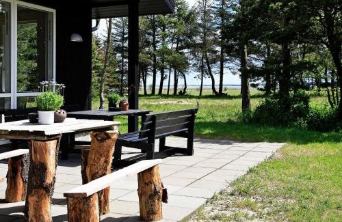 Mosevra House | 10 person holiday home in Oksb l