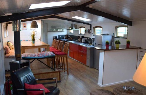 Kop van Zuid Apartment | 100 m² Serviced apartment ∙ 2 bedrooms ∙ 8 guests