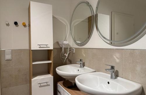 Gerasdorf bei Wien Apartment | 100 m2 Apartment mit Balkon und Parkplatz