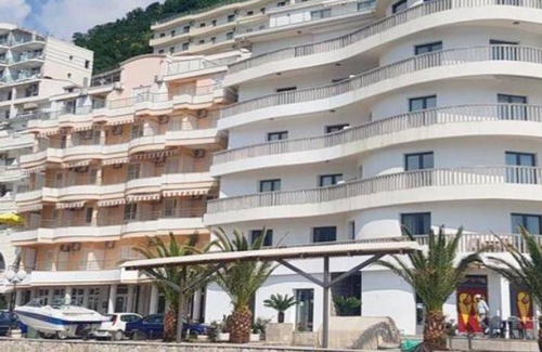 Rafajlovici Apartment | 100 m² Apartment ∙ 2 bedrooms ∙ 5 guests