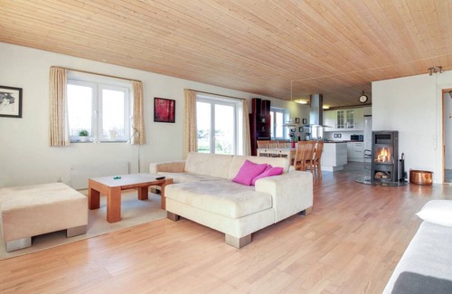 Faxe Apartment | 100 m² Apartment ∙ 1 bedroom ∙ 6 guests