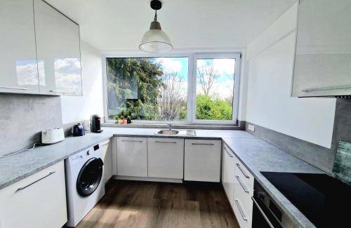 Suresnes Apartment | 100 m² Apartment ∙ 2 bedrooms ∙ 4 guests