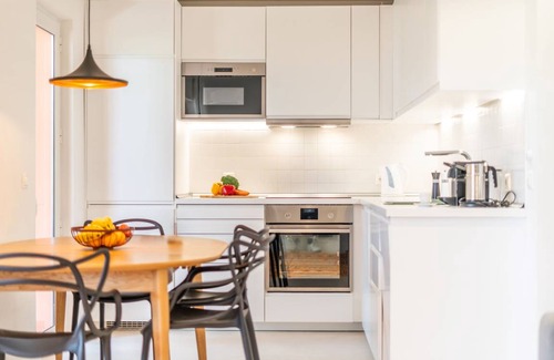 Charneca de Caparica e Sobreda Apartment | 100 m² Apartment ∙ 2 bedrooms ∙ 6 guests