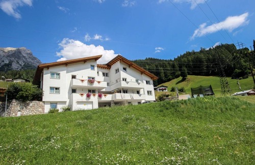 Flirsch Apartment | 100 m² Apartment ∙ 3 bedrooms ∙ 6 guests