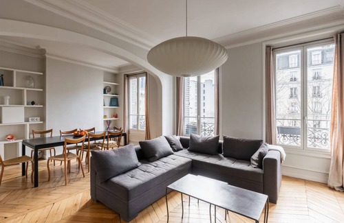 Ternes Apartment | 100 m² Apartment ∙ 3 bedrooms ∙ 6 guests