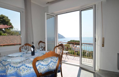 Bordighera Apartment | 100 m² Apartment ∙ 3 bedrooms ∙ 5 guests