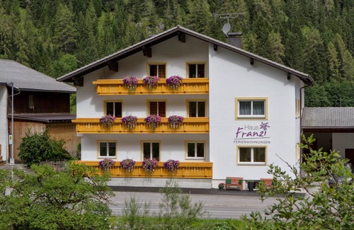 Steeg Apartment | 100 m² Apartment ∙ 4 bedrooms ∙ 10 guests