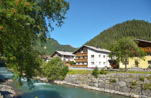 Steeg Apartment | 100 m² Apartment ∙ 4 bedrooms ∙ 10 guests