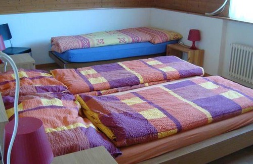 Dietikon District Apartment | 100 m² Apartment ∙ 4 bedrooms ∙ 11 guests