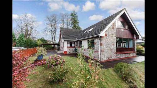 Balloch Bed & Breakfast | 100 m² Bed and breakfast ∙ 4 bedrooms ∙ 14 guests