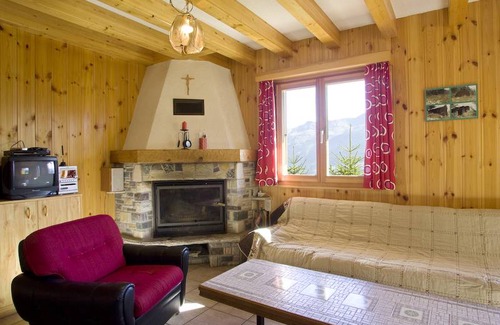 Heremence Ski Chalet | 100 m² Chalet ∙ 4 bedrooms ∙ 10 guests