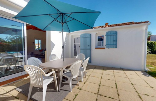 L'Aiguillon-sur-Vie Villa | 100 m² Villa ∙ 3 bedrooms ∙ 6 guests