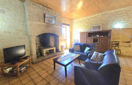 Saint-Andre-dAllas House | 100 m² Gîte ∙ 2 bedrooms ∙ 5 guests