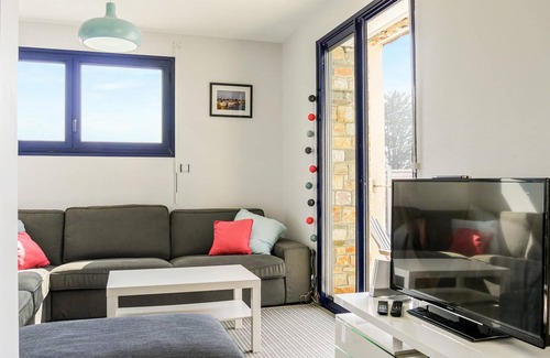Saint-Germain-sur-Ay House | 100 m² House ∙ 4 bedrooms ∙ 8 guests