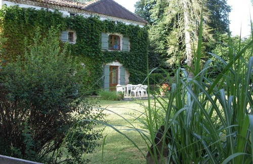 Saint-Pierre-de-Cole House | 100 m² House ∙ 3 bedrooms ∙ 6 guests