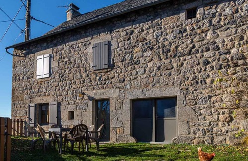 Nasbinals House | 100 m² Gîte ∙ 3 bedrooms ∙ 7 guests