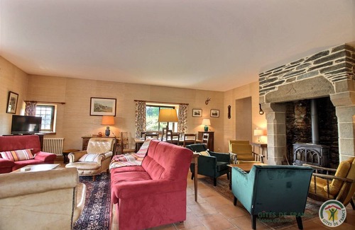 Mur-de-Bretagne House | 100 m² Gîte ∙ 3 bedrooms ∙ 7 guests