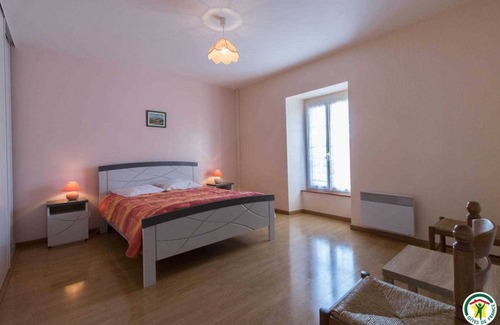 Montegut-Lauragais House | 100 m² Gîte ∙ 3 bedrooms ∙ 6 guests