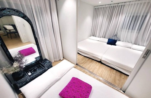 Cheongpa-dong House | 100 m² House ∙ 4 bedrooms ∙ 8 guests