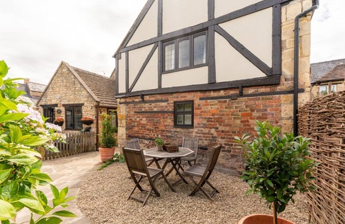 Winchcombe Hotel | 100 m² Hotel ∙ 2 bedrooms ∙ 4 guests