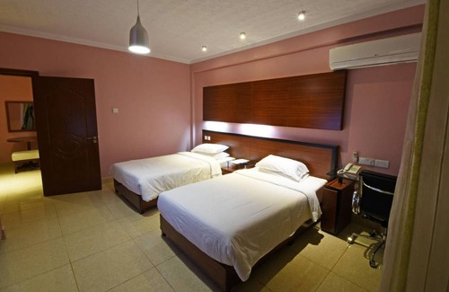 Entebbe Hotel | 100 m² Hotel ∙ 2 bedrooms ∙ 6 guests