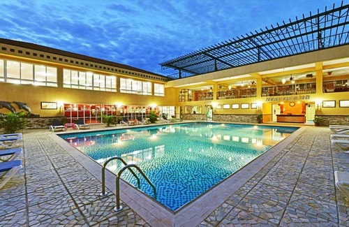 Entebbe Hotel | 100 m² Hotel ∙ 2 bedrooms ∙ 6 guests