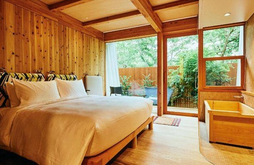 Kirizumi Onsen Hotel | 100 m² Hotel ∙ 3 bedrooms ∙ 11 guests