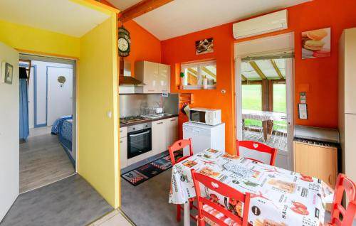 Scorbe-Clairvaux House | 100 m² House ∙ 3 bedrooms ∙ 9 guests