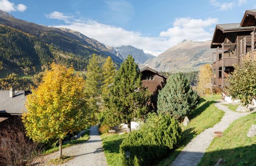 Ernen House | 100 m² House ∙ 1 bedroom ∙ 6 guests