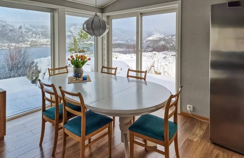 Afjord House | 100 m² House ∙ 3 bedrooms ∙ 9 guests