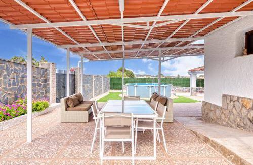Macastre House | 100 m² House ∙ 3 bedrooms ∙ 10 guests
