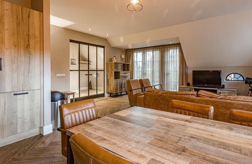 Nijverdal House | 100 m² House ∙ 5 bedrooms ∙ 8 guests