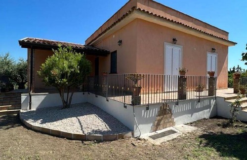 Calatabiano House | 100 m² House ∙ 2 bedrooms ∙ 4 guests