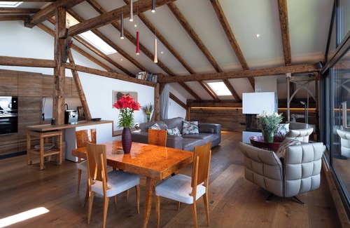 Riederau Apartment | 100 m² penthouse at Gut Stohrerhof on Lake Ammersee with private garden for 4 people