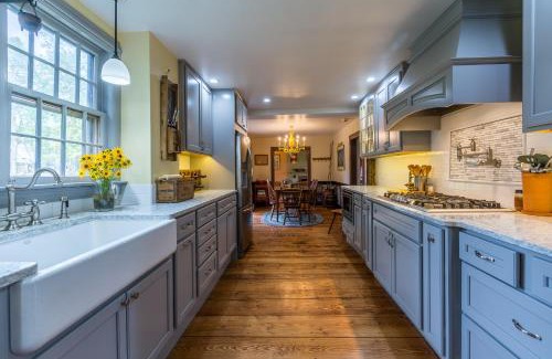 Weston House | 100 percent Private! Pool, Views, Skiing, Theatre!